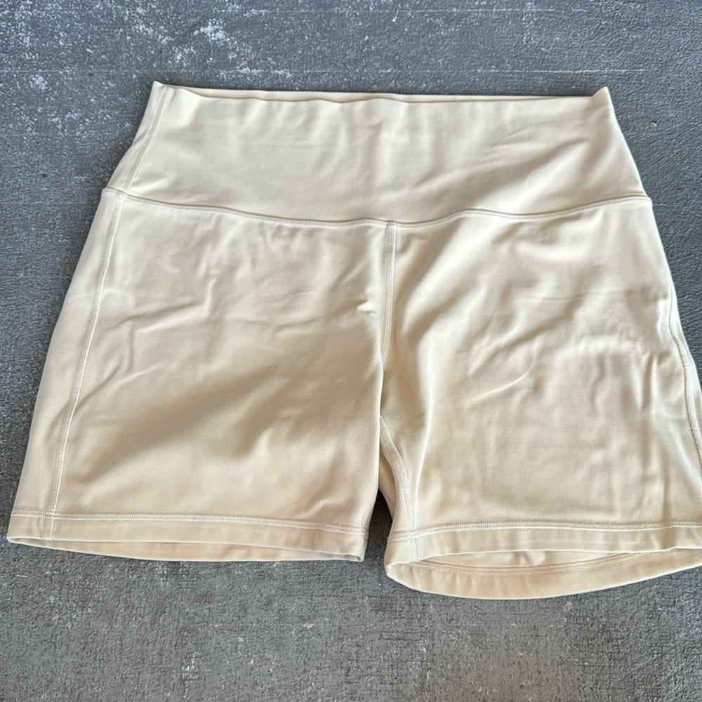 Lululemon Align High-Rise Short 6" Size 14 Beige
